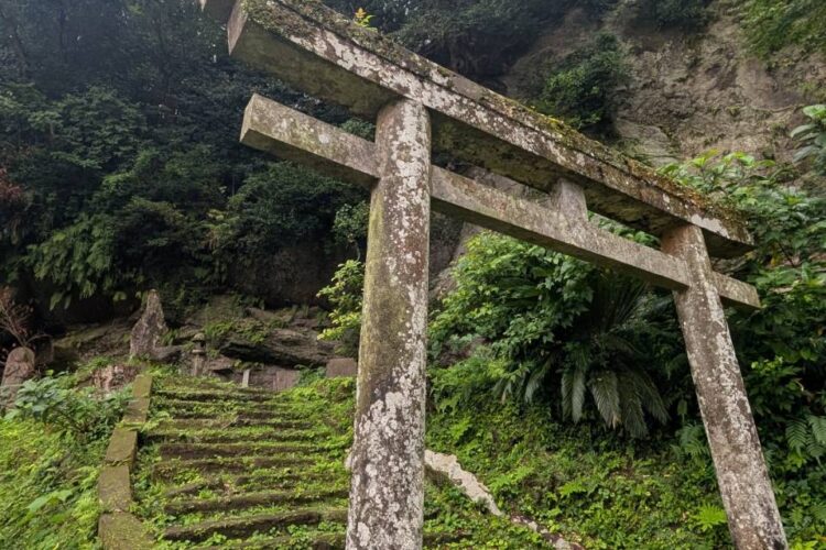 宝満寺跡 <br>～大自然と石仏の美しい融合～